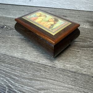 REUGE Italy inlay SWISS MOVEMENT WOODEN MUSIC BOX MADE IN ITALY 6x4x2.5”